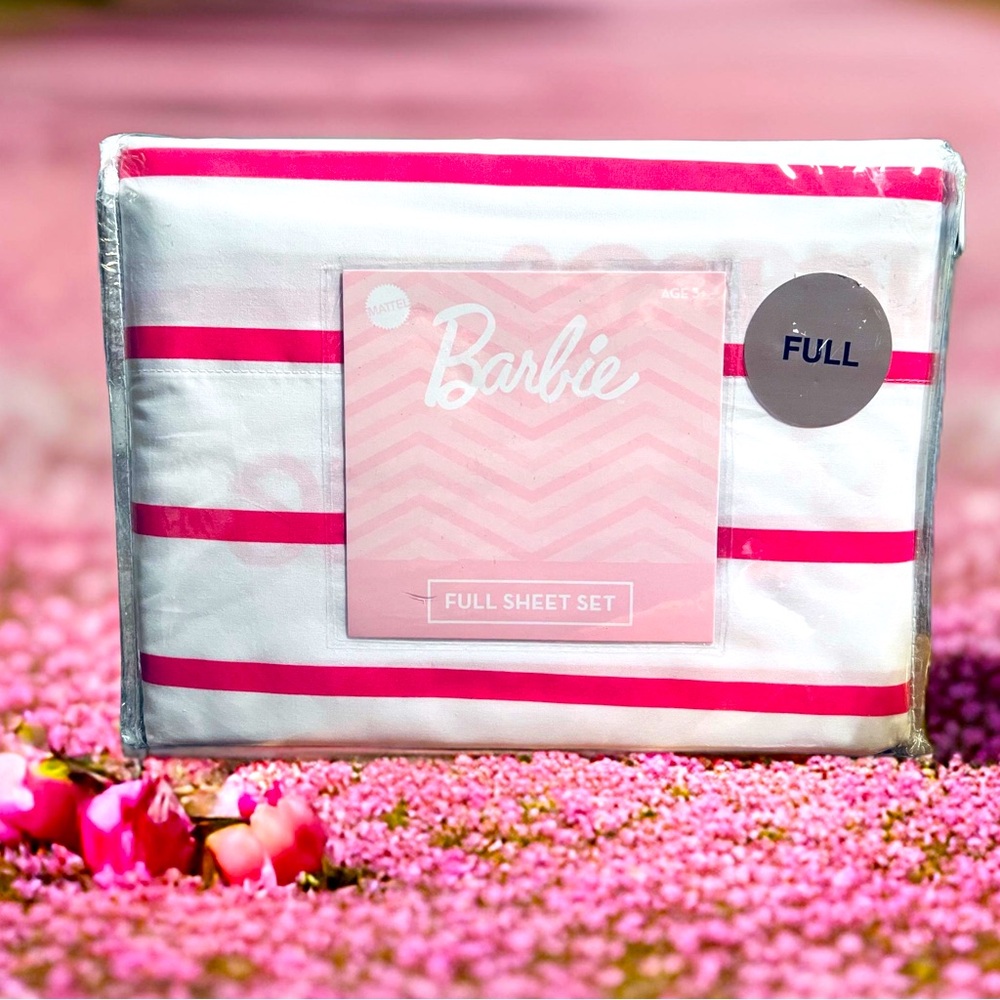 Barbie NWT Pink & White ”Barbie” Printed 4 Piece Cotton Queen Size Sheet Set